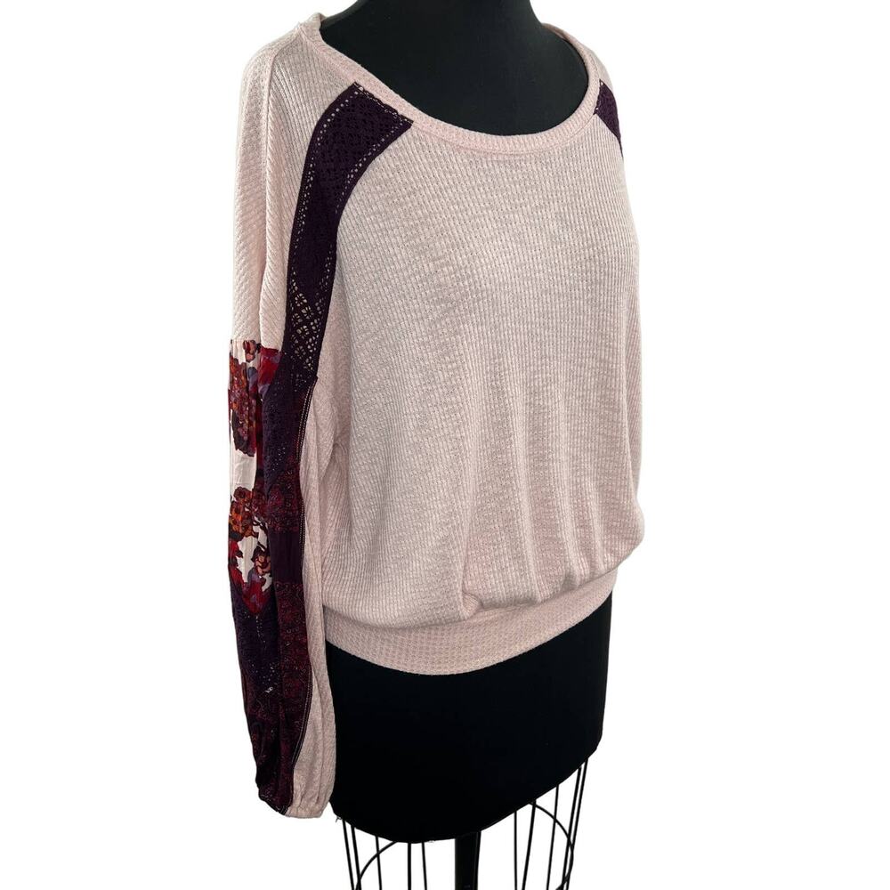 FREE PEOPLE Casual Clash Top Rose Pink Long Puff Sleeves Floral Lace Relaxed S - Picture 2 of 8